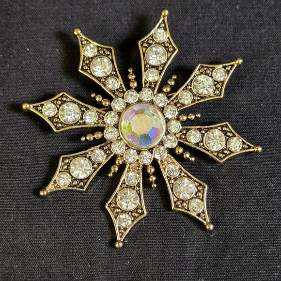 Vtg Kenneth Cole KC 8-Pointed Starburst Snowflake Brooch Rhinestones Goldtone - Picture 1 of 8